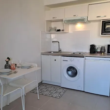 아파트 Very Quiet Studio With A Beautiful Terrace